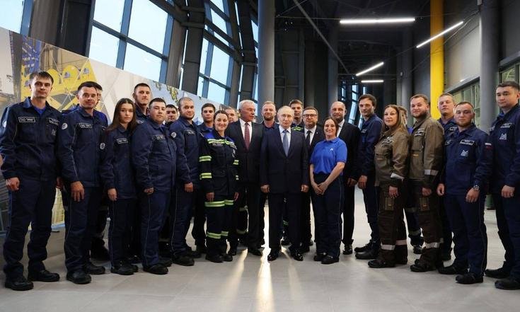 Президент России Владимир Путин с рабочей поездкой посетил Челябинскую область