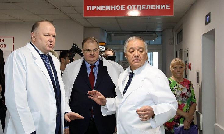 Николай Цуканов в ходе посещения Уральского института кардиологии провел совещание о состоянии здравоохранения Свердловской области