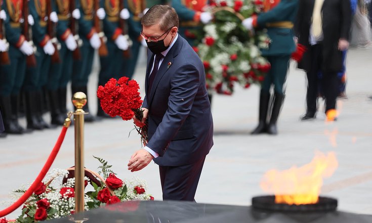 Возложение цветов, Широкореченский мемориал