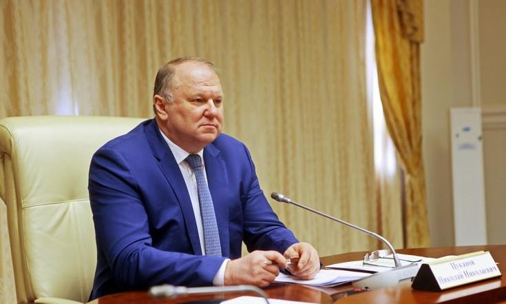 Совещание с главами регионов по борьбе с распространением коронавируса в России