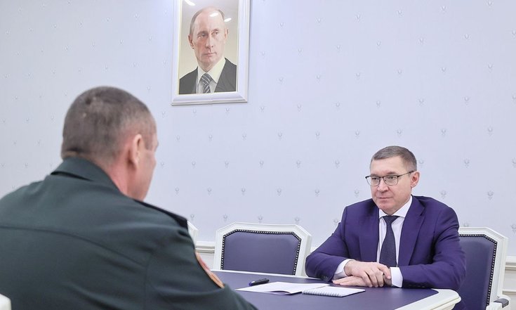 Рабочая встреча с командующим Уральским округом войск национальной гвардии Владимиром Спиридоновым
