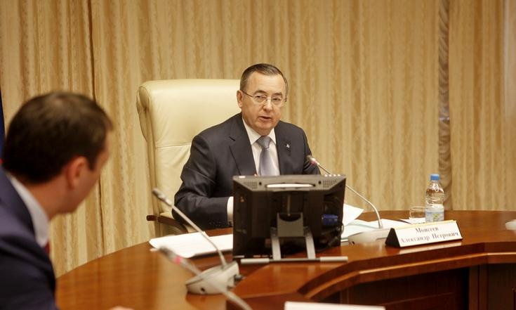 Совещание по вопросу реализации Федерального закона «О государственном регулировании производства и оборота этилового спирта, алкогольной и спиртосодержащей продукции и об ограничении потребления (распития) алкогольной продукции»