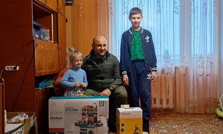 Артём Жога исполнил желания детей с Донбасса