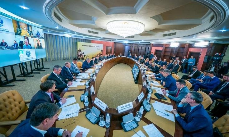 Владимир Якушев: «Добыча трудноизвлекаемых запасов нефти – это вопрос социальный»