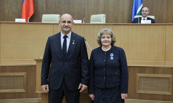 Вручение Ордена Почета председателю Законодательного Собрания Свердловской области Людмиле Бабушкиной