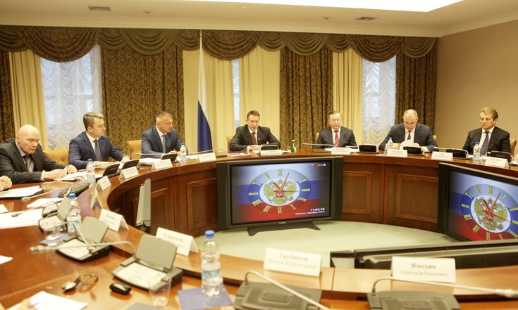 Игорь Холманских провел заседание коллегии аппарата полпреда