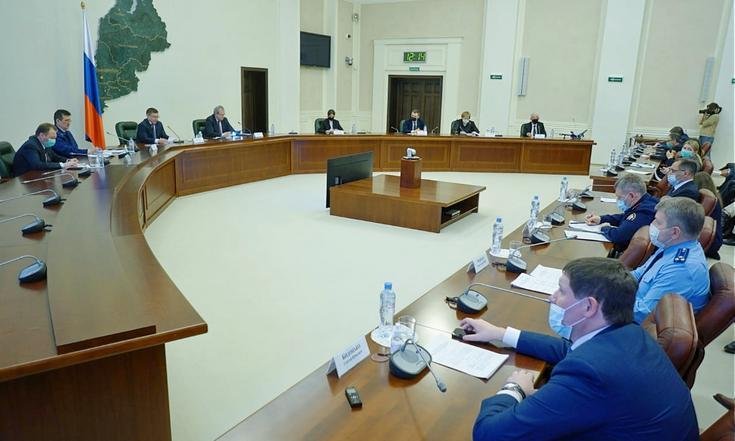 Владимир Якушев: «Закон должны соблюдать все стороны процесса»