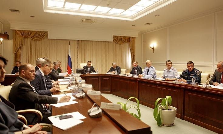 Игорь Холманских провел межведомственное совещание по вопросу «О дополнительных мерах по обеспечению безопасности при проведении  мероприятий, посвященных Дню знаний»