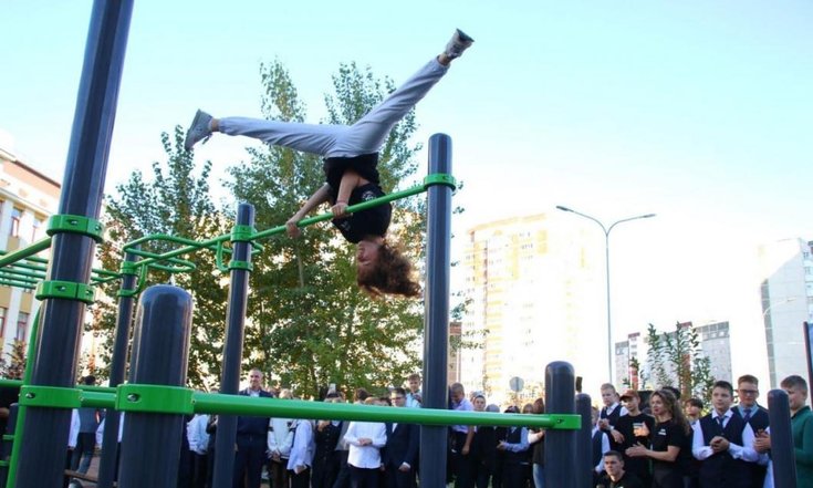 Современную спортплощадку открыли на улице Словцова в Тюмени