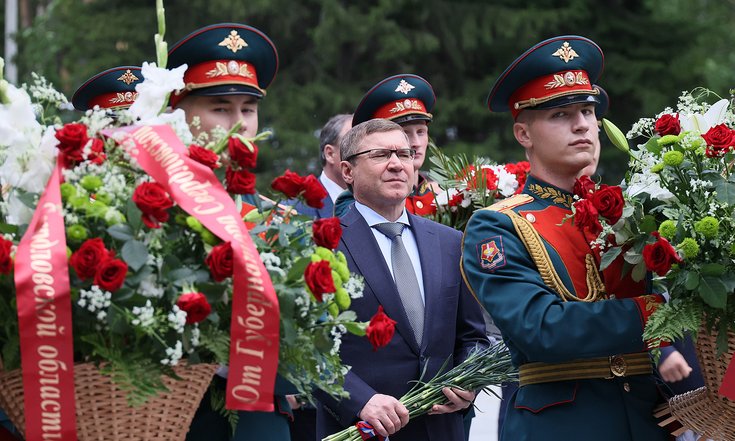 Возложение цветов 22 июня Фото Татьяна Андреева