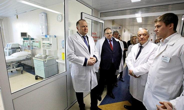 Николай Цуканов в ходе посещения Уральского института кардиологии провел совещание о состоянии здравоохранения Свердловской области