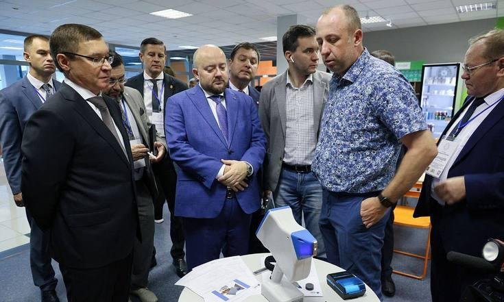 Владимир Якушев посетил технопарк «Университетский»