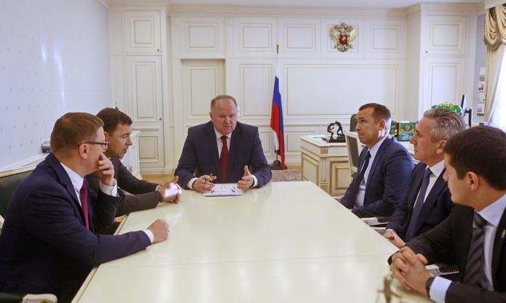 Рабочая встреча с главами регионов Уральского федерального округа