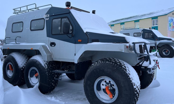 Новые вездеходы для коренных северян поступили в Тазовский район