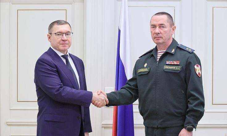 Рабочая встреча с командующим Уральским округом войск национальной гвардии Владимиром Спиридоновым