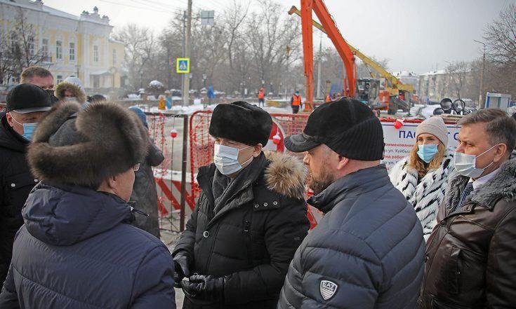 Владимир Якушев и Вадим Шумков посетили строительную площадку дома-квартала «Резиденция»