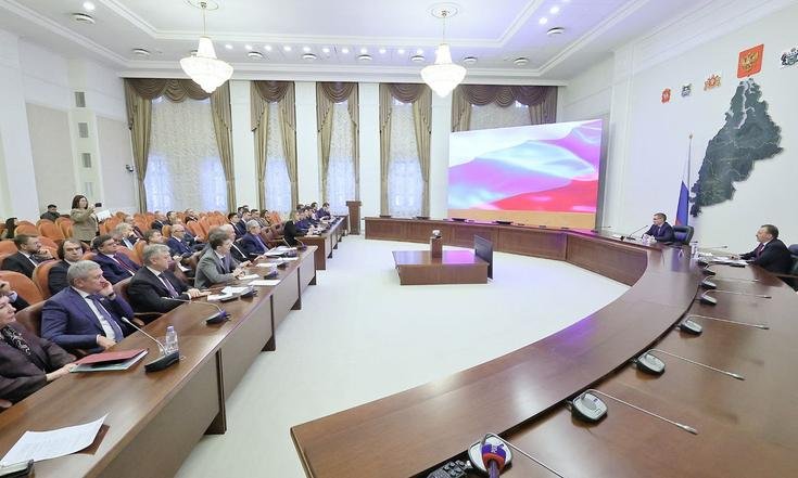 Владимир Якушев собрал сенаторов и депутатов Государственной Думы от субъектов УрФО