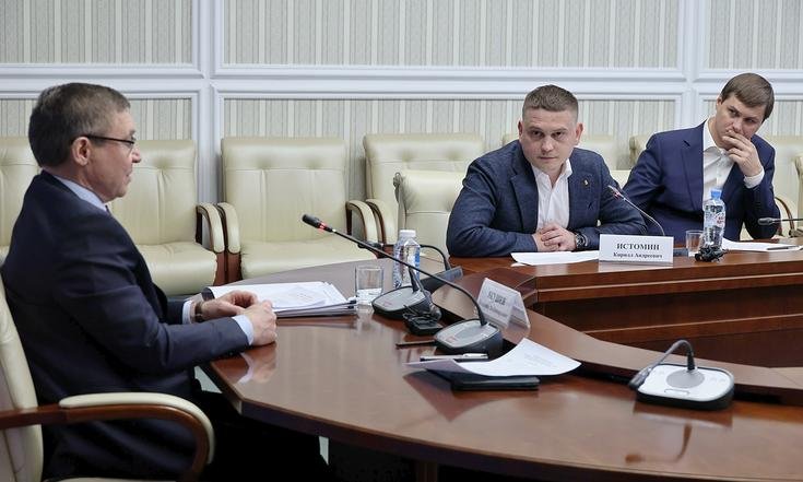 Почти 400 тысяч обращений граждан обработали за год ЦУР Уральского федерального округа