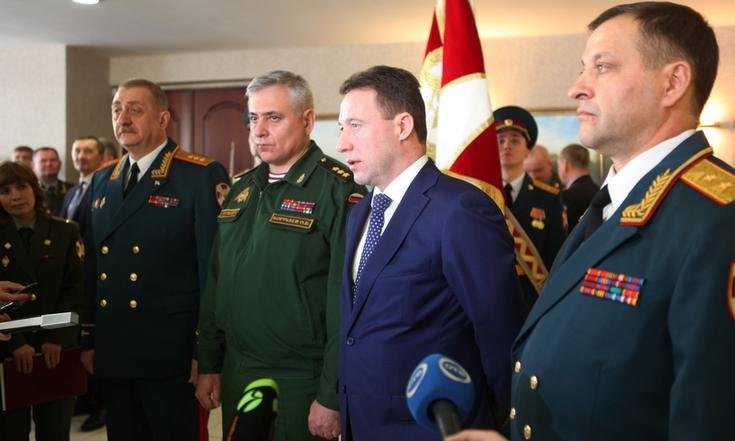 Игорь Холманских принял участие в торжественной церемонии передачи личного штандарта командующего Уральским округом национальной гвардии Российской Федерации