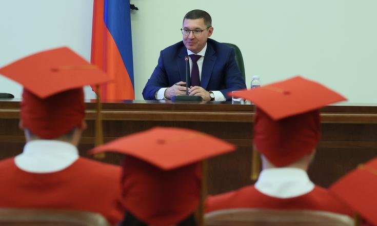 Владимир Якушев: «Выпуск – новый старт ваших успехов»