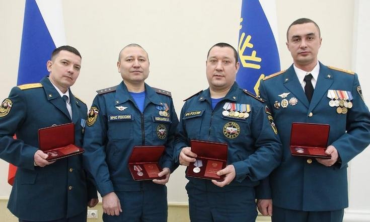 Полпред Президента Владимир Якушев вручил государственные награды жителям Тюменской области