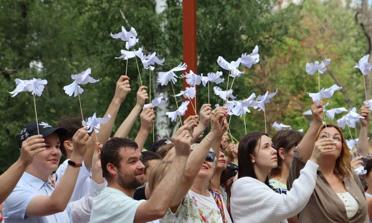 В Кургане прошла акция в память погибших детей Донбасса