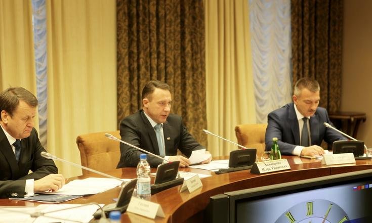 Игорь Холманских провел совещание по вопросу обеспечения общественной безопасности и правопорядка в период празднования Нового 2018 года и Рождества