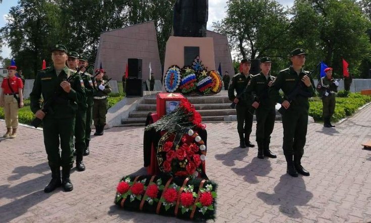 Захоронение красноармейца, Туринск