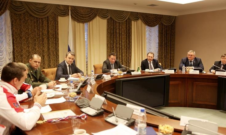 Игорь Холманских встретился с победителями Чемпионата мира по самбо 2017 года