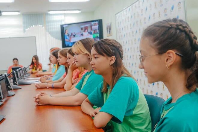 "Ребячья республика" и детский оздоровительный лагерь "Парус" провели дружескую встречу в дистанционном формате