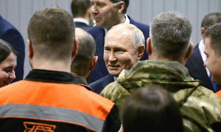 Владимир Путин посетил «Уралвагонзавод» и пообщался с рабочими