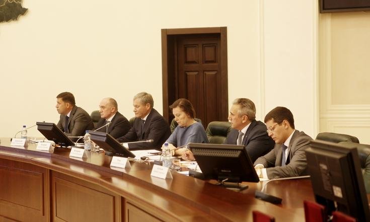 Первое совещание Цуканова