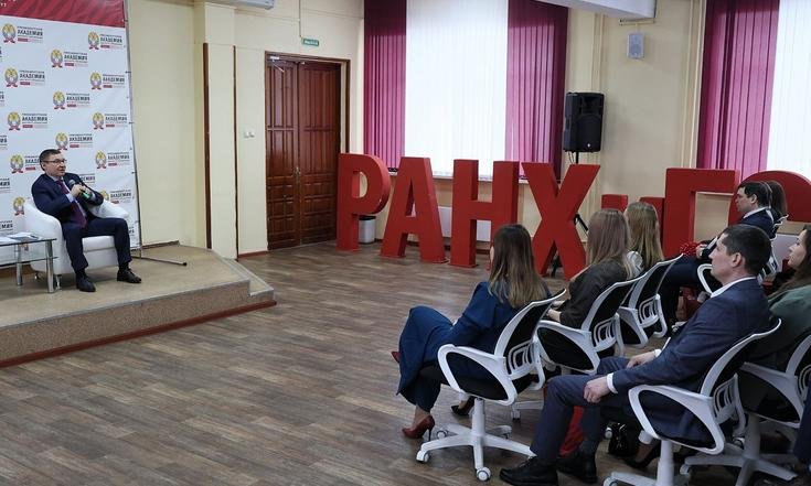 Владимир Якушев встретился с победителями Конкурса «Команда Урала.Реформация»